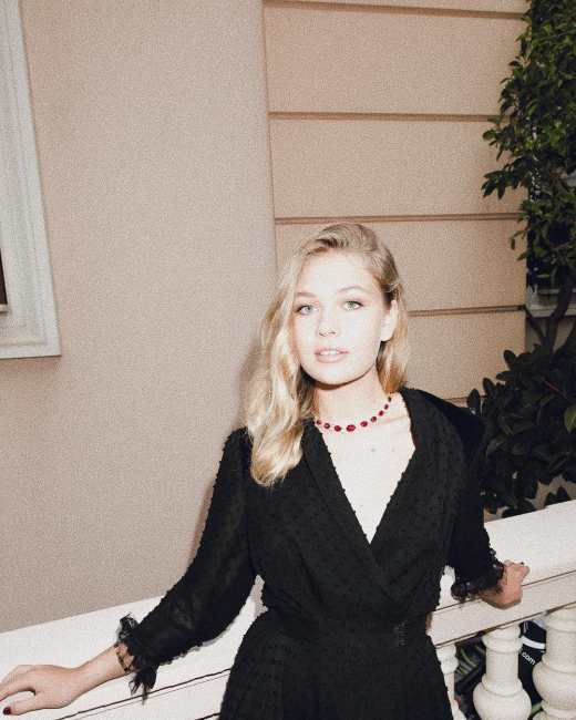 &quot;Как сестры&quot;: дочь Веры Брежневой поразила совместным фото с мамой