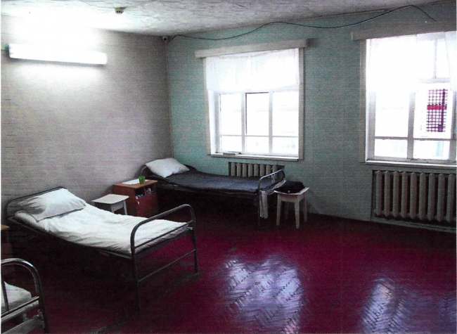 Немає навіть штор: в мережі показали, як виглядає палата Сенцова в Лабитнангі