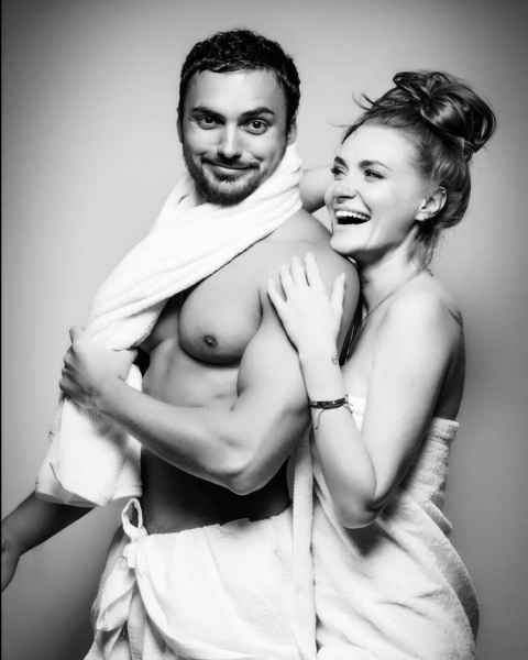 "Ніби заміж видавали": Слава з "НеАнгелів" поділилася зворушливим моментом з життя (фото)