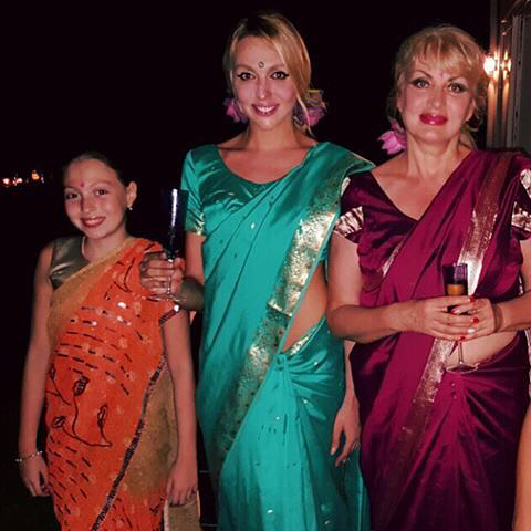 "Ты вдохновляешь меня": Полякова трогательно поздравила маму с днем рождения