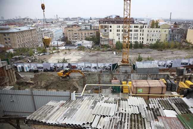 Незаконная стройка на Андреевском спуске