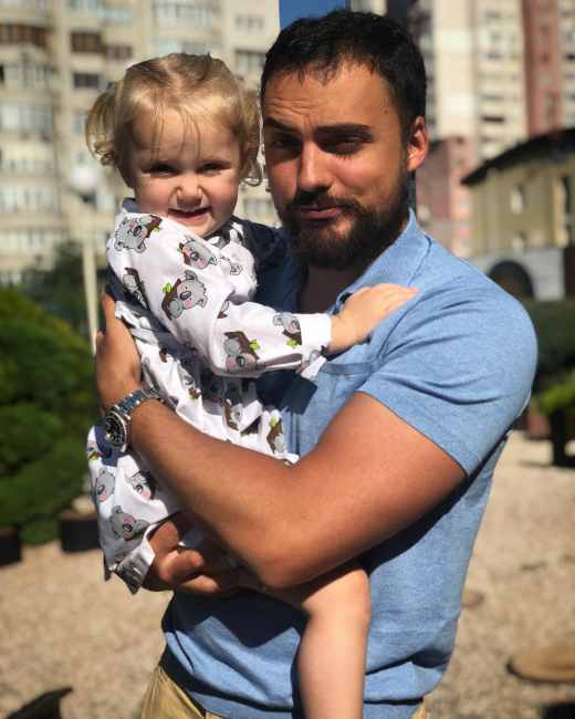 "Ніби заміж видавали": Слава з "НеАнгелів" поділилася зворушливим моментом з життя (фото)