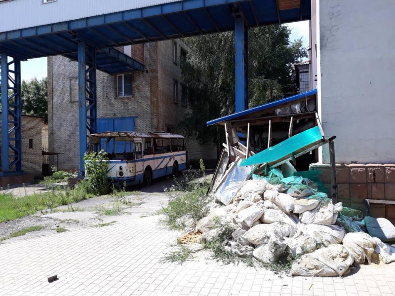 "Вперед в прошлое": в сети показали, во что оккупанты превратили вуз в Донецке (фото)