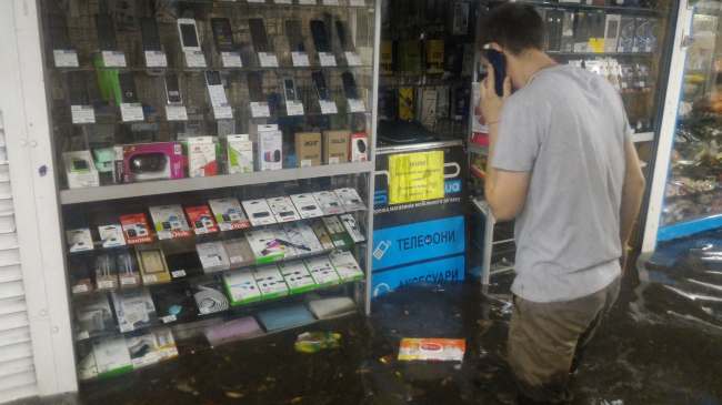 &quot;Проблема больших городов&quot;: эксперт назвал способ, как справиться с масштабными потопами в Киеве