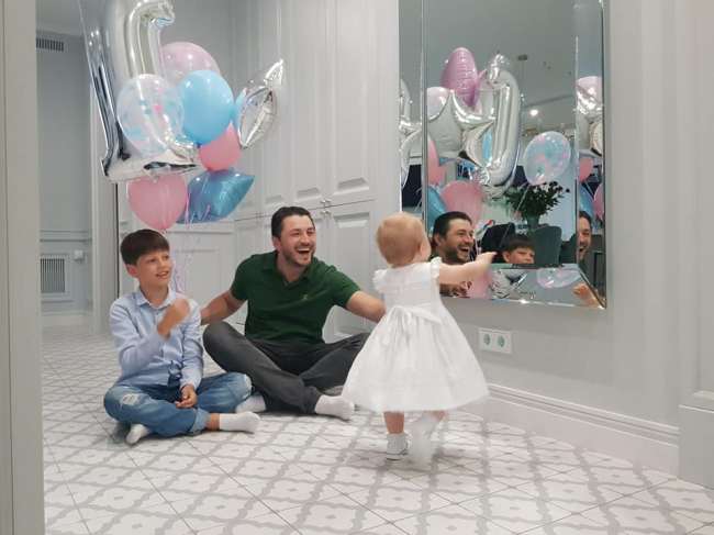 &quot;Ее не остановить&quot;: Притула поздравил дочь с первым днем рождения (фото)