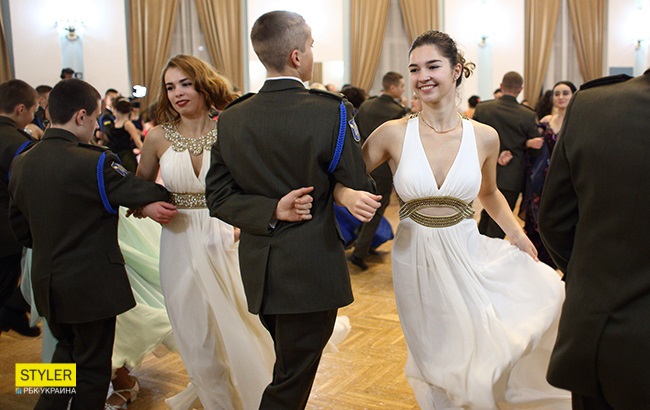В ритме танго: в Киеве отгремел кадетский бал (фоторепортаж)