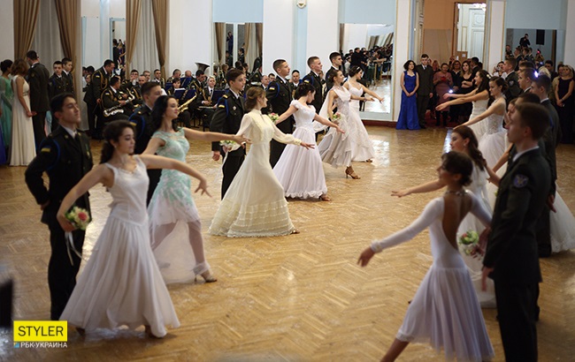 В ритме танго: в Киеве отгремел кадетский бал (фоторепортаж)