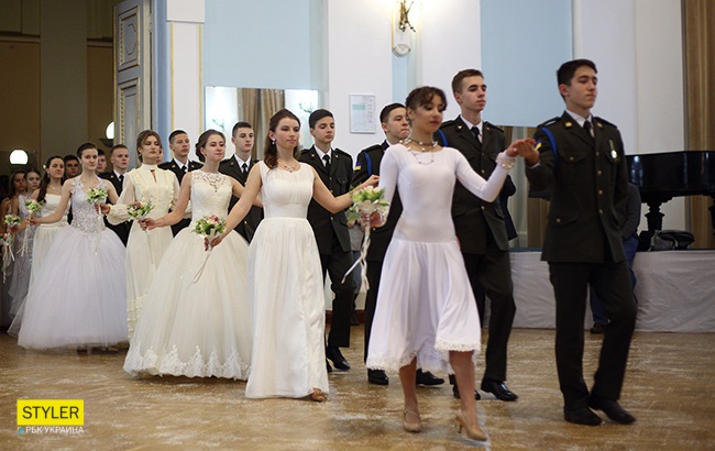 В ритме танго: в Киеве отгремел кадетский бал (фоторепортаж)