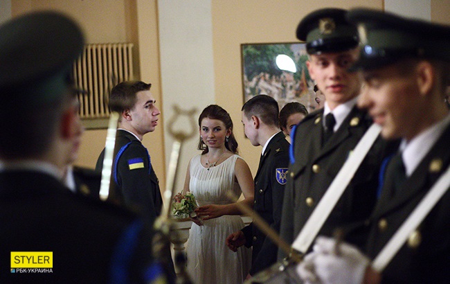 В ритме танго: в Киеве отгремел кадетский бал (фоторепортаж)