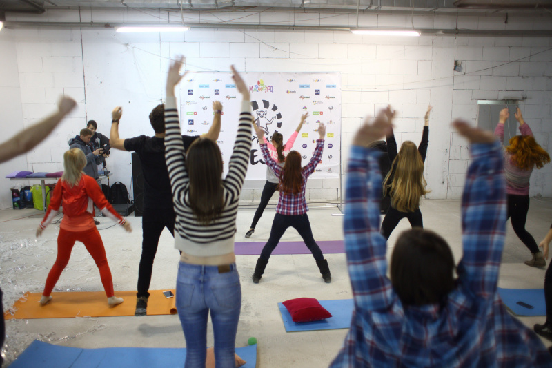 Ходьба по канатам, битье тарелок и другие активности: как в Киеве прошел "Антистресс Фест" (фоторепортаж)