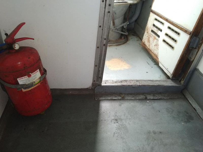 "Весь день на солнце": в сети рассказали об ужасных условиях в поезде "Укрзализныци" (фото)