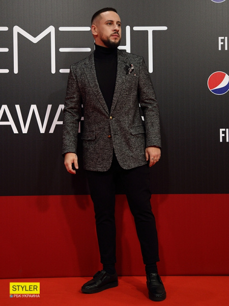 М1 Music Awards 2017: звезды на красной дорожке премии (фоторепортаж)