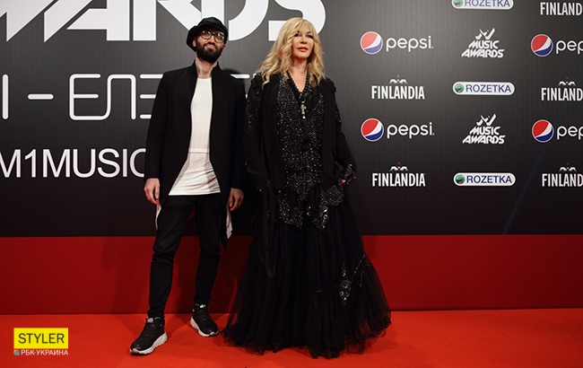 М1 Music Awards 2017: звезды на красной дорожке премии (фоторепортаж)