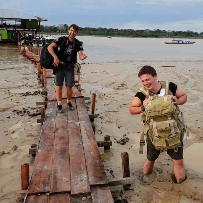 "Наступил и провалился": Дмитрий Комаров показал, как "влип" на съемках в Бразилии (фото)