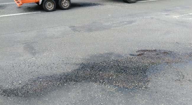 "Сколько еще будет продолжаться этот идиотизм?": сеть возмутил ремонт дороги в Киеве (фото)