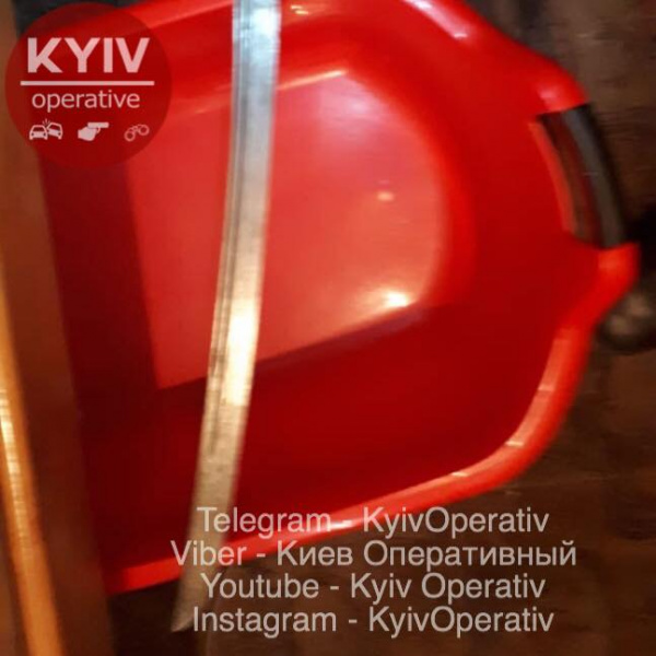 "Видимо, "белочка": в сети рассказали о нападении пьяного киевлянина с саблей на молодого человека