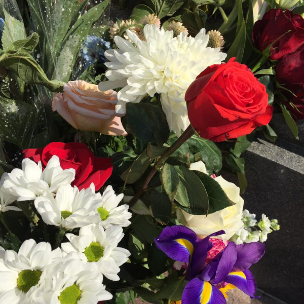 "Сенцов, живи": в Москве известный кинокритик провел одиночный пикет в поддержку политзаключенных