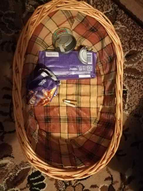 "Стыд за таких людей": посылку для больных детей открыли и повредили на границе