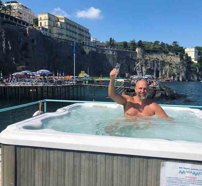 &quot;Голосуйте за Алексея Потапенко&quot;: известный продюсер вызвал ажиотаж в сети (фото)