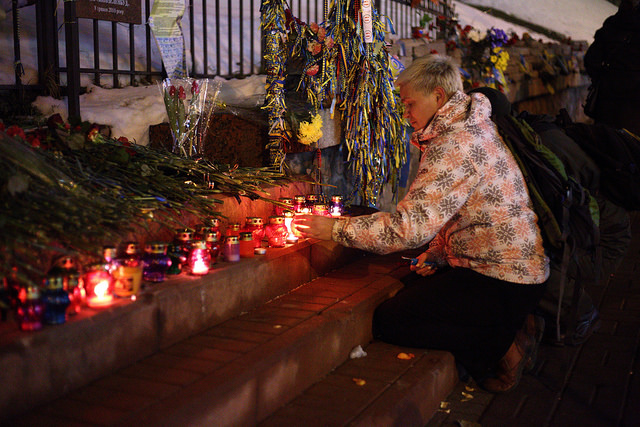 На Аллее Героев Небесной Сотни почтили память погибших на Майдане в 2014 году (фоторепортаж)