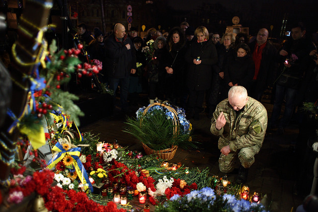 На Аллее Героев Небесной Сотни почтили память погибших на Майдане в 2014 году (фоторепортаж)