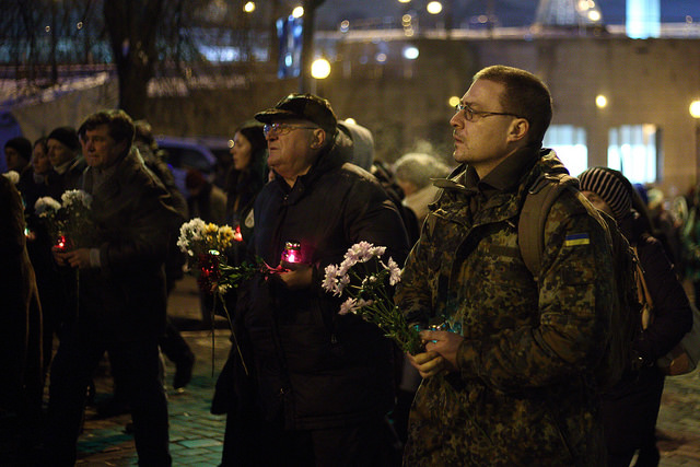 На Аллее Героев Небесной Сотни почтили память погибших на Майдане в 2014 году (фоторепортаж)