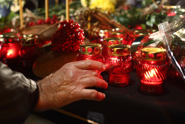 Геноцид украинской нации: в Киеве почтили память жертв Голодомора (фоторепортаж)