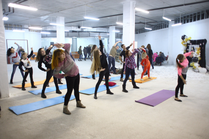 Ходьба по канатам, битье тарелок и другие активности: как в Киеве прошел "Антистресс Фест" (фоторепортаж)