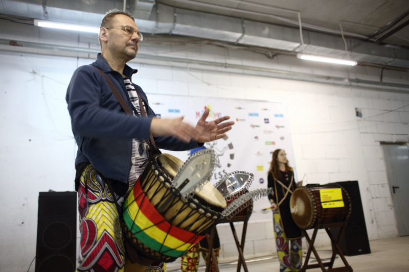 Ходьба по канатам, битье тарелок и другие активности: как в Киеве прошел "Антистресс Фест" (фоторепортаж)