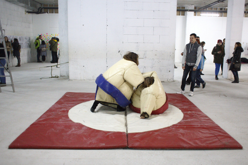 Ходьба по канатам, битье тарелок и другие активности: как в Киеве прошел "Антистресс Фест" (фоторепортаж)