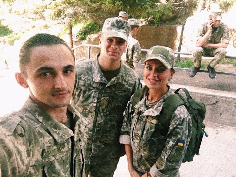 Девушек не набирают: украинке отказали в поступлении на курсы офицеров