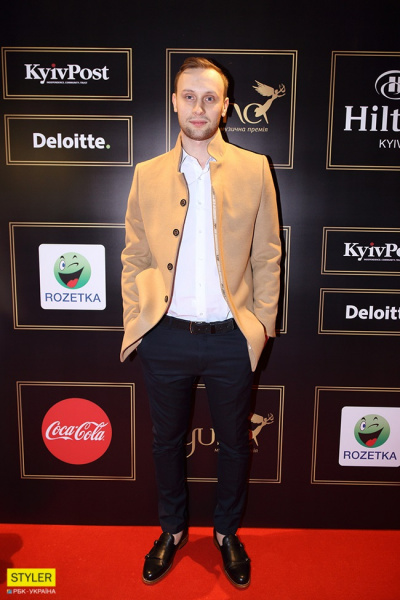 YUNA 2018: фоторепортаж с красной дорожки музыкальной премии