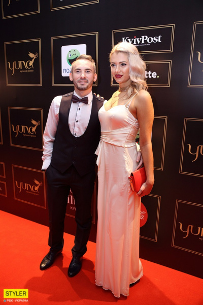 YUNA 2018: фоторепортаж с красной дорожки музыкальной премии