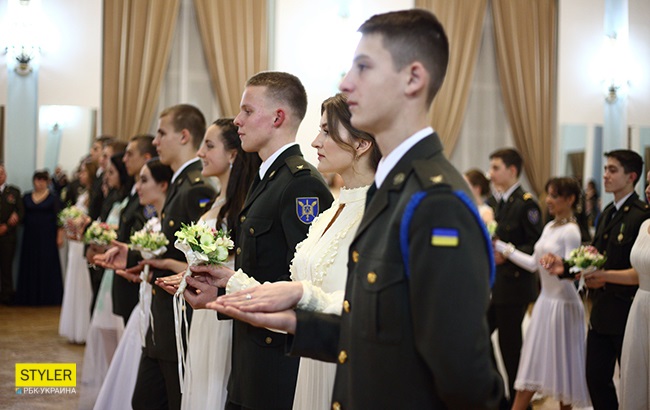 В ритме танго: в Киеве отгремел кадетский бал (фоторепортаж)