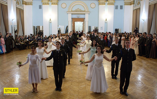 В ритме танго: в Киеве отгремел кадетский бал (фоторепортаж)