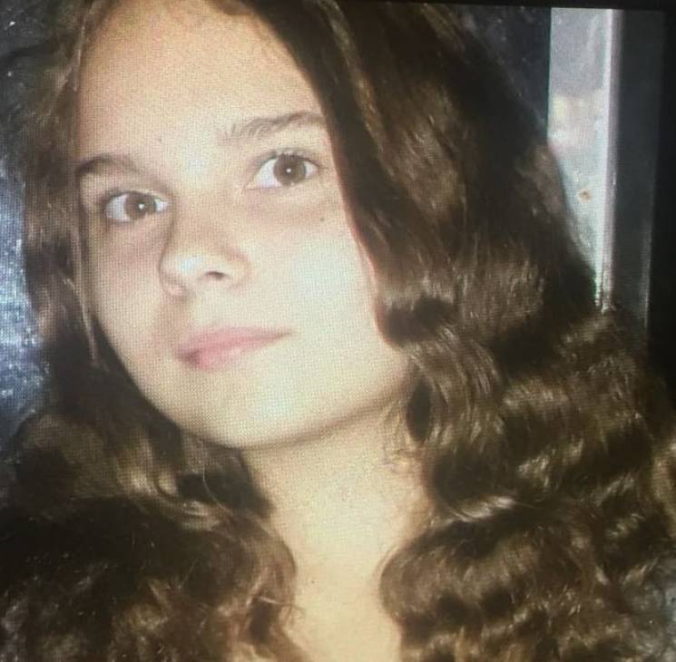 Вышла с парнем из школы и не вернулась: в Харькове разыскивают несовершеннолетнюю девушку