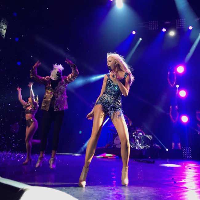 "Ни у кого таких нет": Полякова покорила фанов "безумно" длинными ногами (фото)