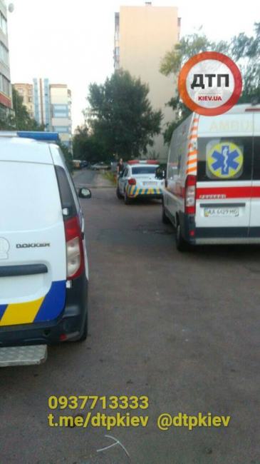 "Обмивали перекуп машини": під Києвом сталася серйозна бійка за зауваження