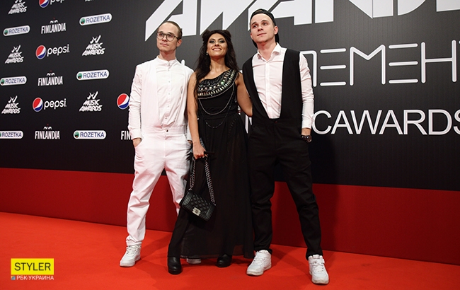 М1 Music Awards 2017: звезды на красной дорожке премии (фоторепортаж)