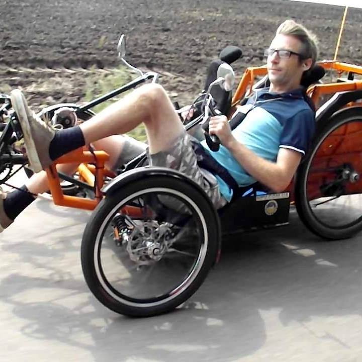 Украинец создал уникальный веломобиль-электрокар: Пилигрим готовится покорять Европу
