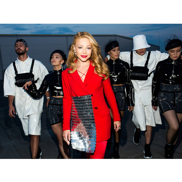 "Слишком очаровательна!": новый образ Тины Кароль вызвал фурор в сети (фото)