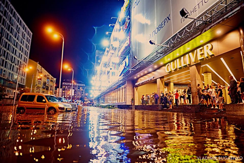 &quot;Украина - морская держава&quot;: появились яркие кадры ночного потопа в Киеве (фото, видео)