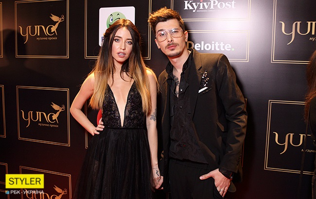 YUNA 2018: фоторепортаж с красной дорожки музыкальной премии