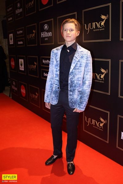 YUNA 2018: фоторепортаж с красной дорожки музыкальной премии