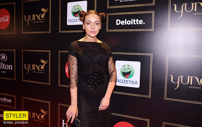 YUNA 2018: фоторепортаж с красной дорожки музыкальной премии