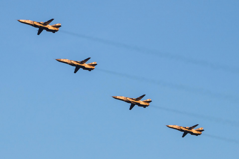 "Все стояли разинув рот": в сети показали красочные фото самолетов с репетиции парада