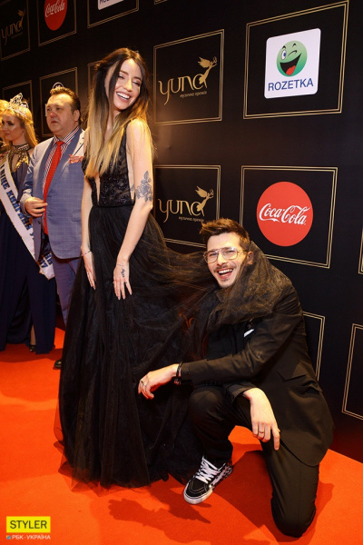 YUNA 2018: фоторепортаж с красной дорожки музыкальной премии