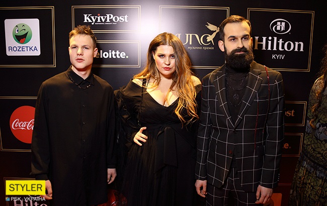 Участники Нацотбора на Евровидение 2018 на красной дорожке YUNA (фоторепортаж)