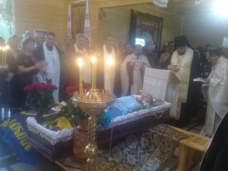 Без отца осталось двое детей: на Волыни провели в последний путь погибшего на Донбассе бойца (фото)