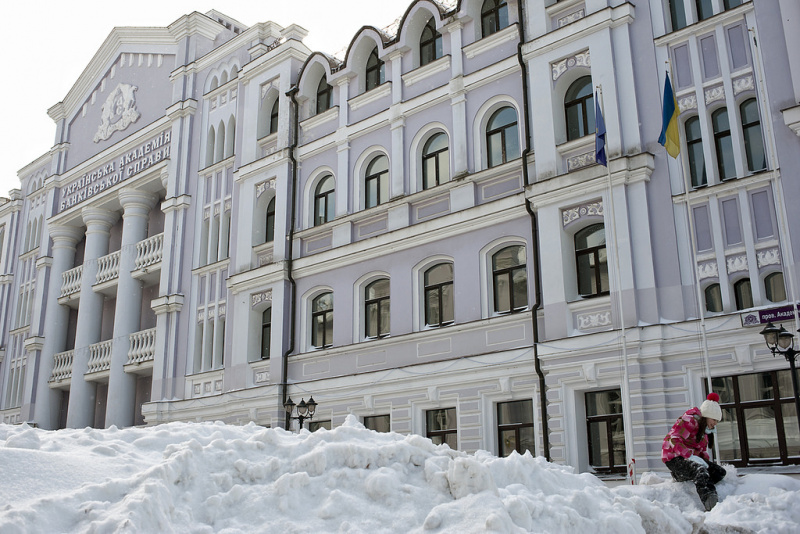 Сумы накрыл мощный снегопад (фото)